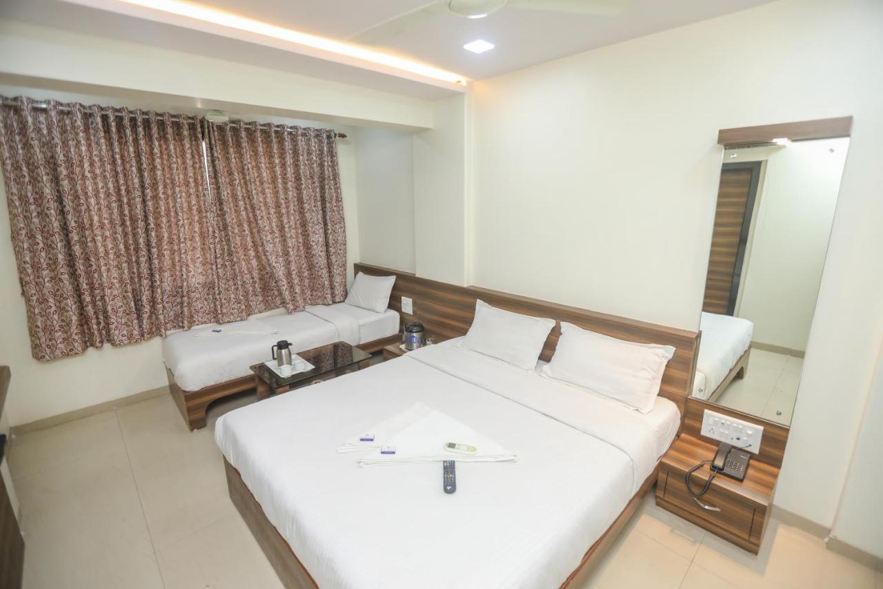 Hotel Mid Town Mumbai  Buitenkant foto