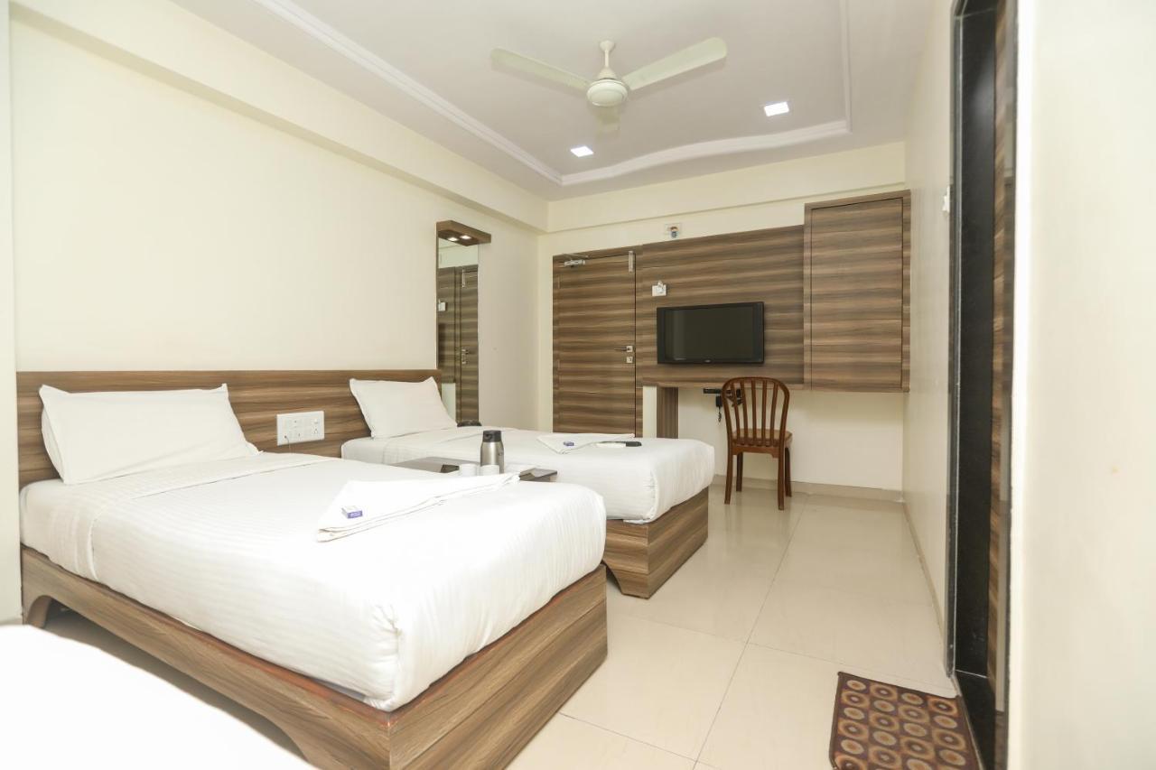 Hotel Mid Town Mumbai  Buitenkant foto