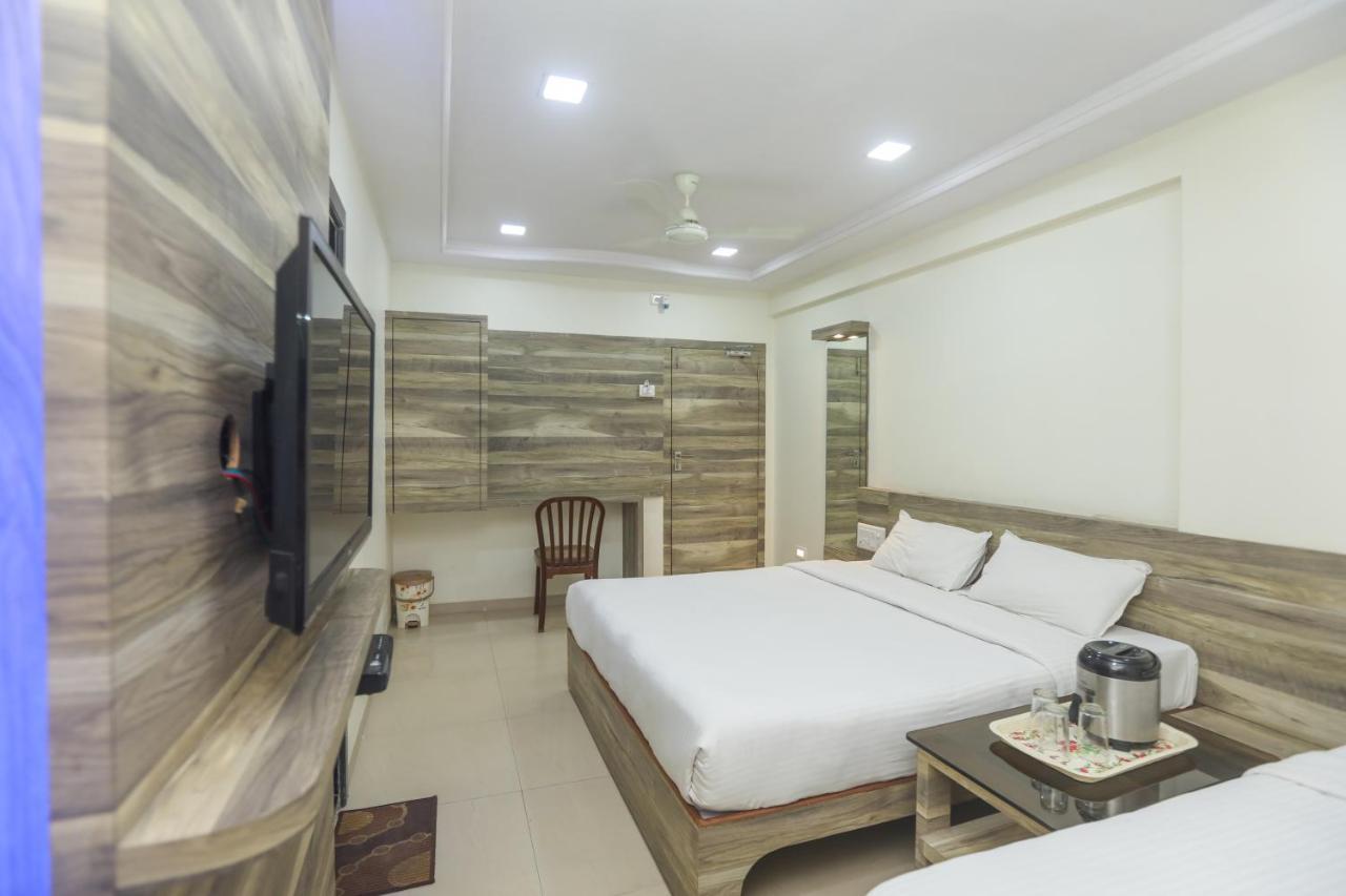 Hotel Mid Town Mumbai  Buitenkant foto