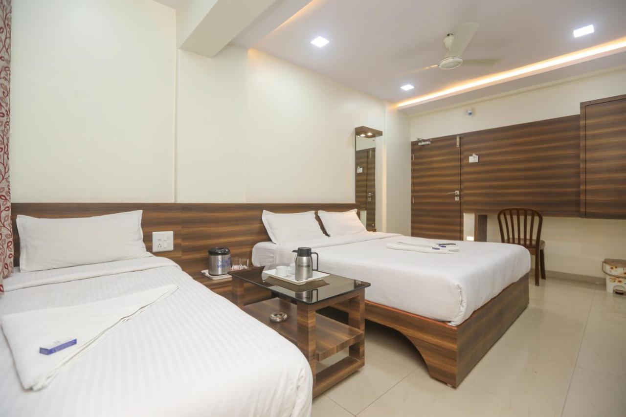 Hotel Mid Town Mumbai  Buitenkant foto